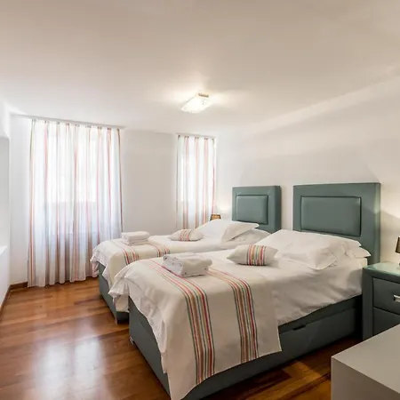 Апартаменти Peristil