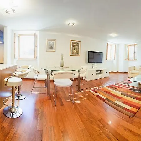 Peristil Апартаменти Спліт