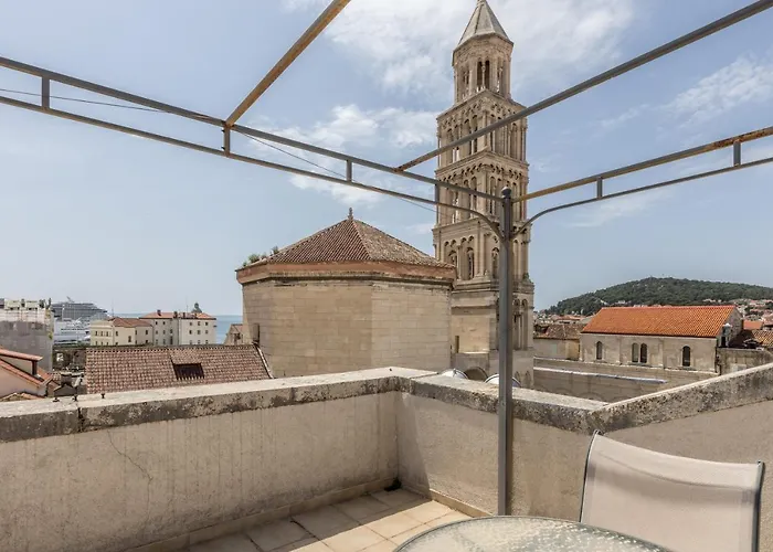 Peristil Apartman Split